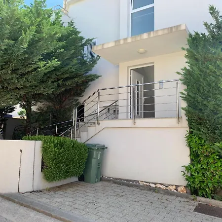 - Dalmacija Apartment *